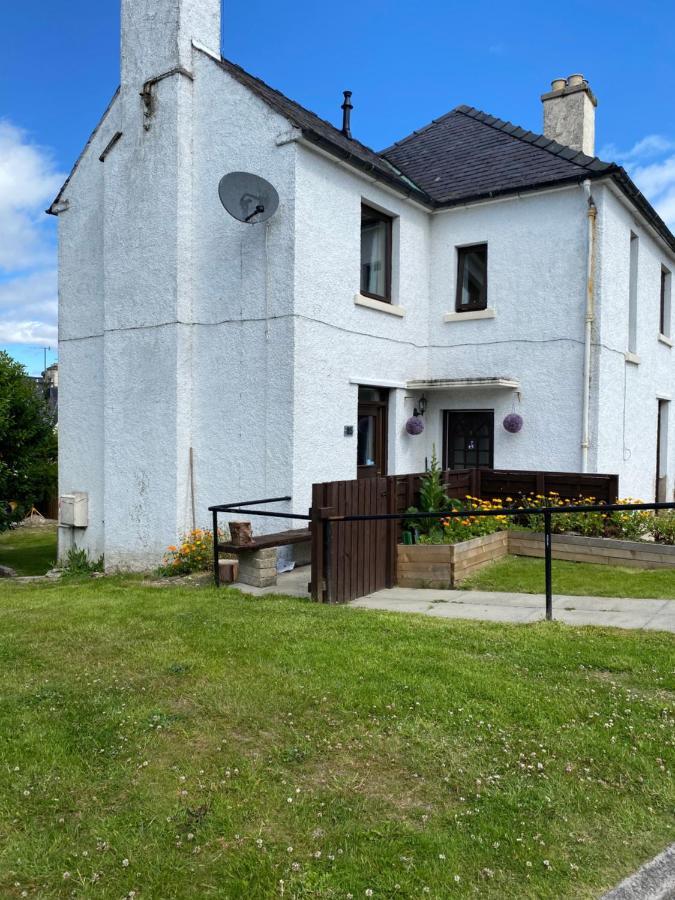No 5 Newly Refurbished 4 Bedroom House Cononbridge Exterior foto