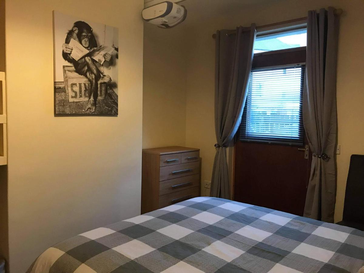 No 5 Newly Refurbished 4 Bedroom House Cononbridge Exterior foto