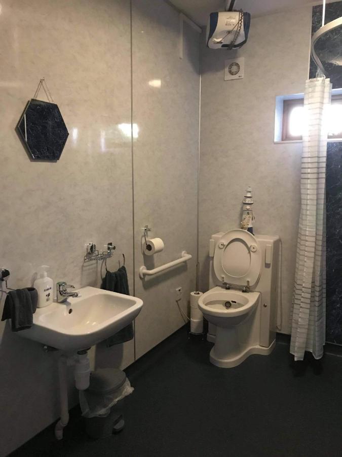 No 5 Newly Refurbished 4 Bedroom House Cononbridge Exterior foto