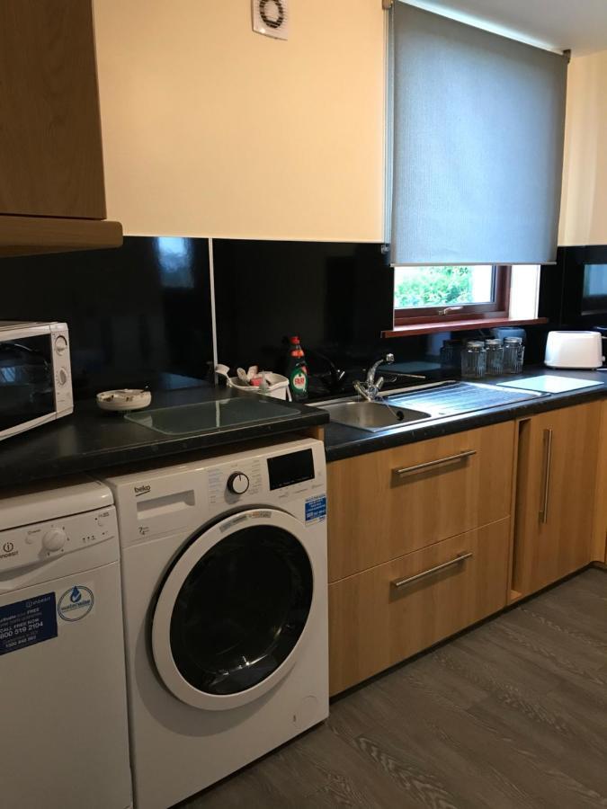 No 5 Newly Refurbished 4 Bedroom House Cononbridge Exterior foto
