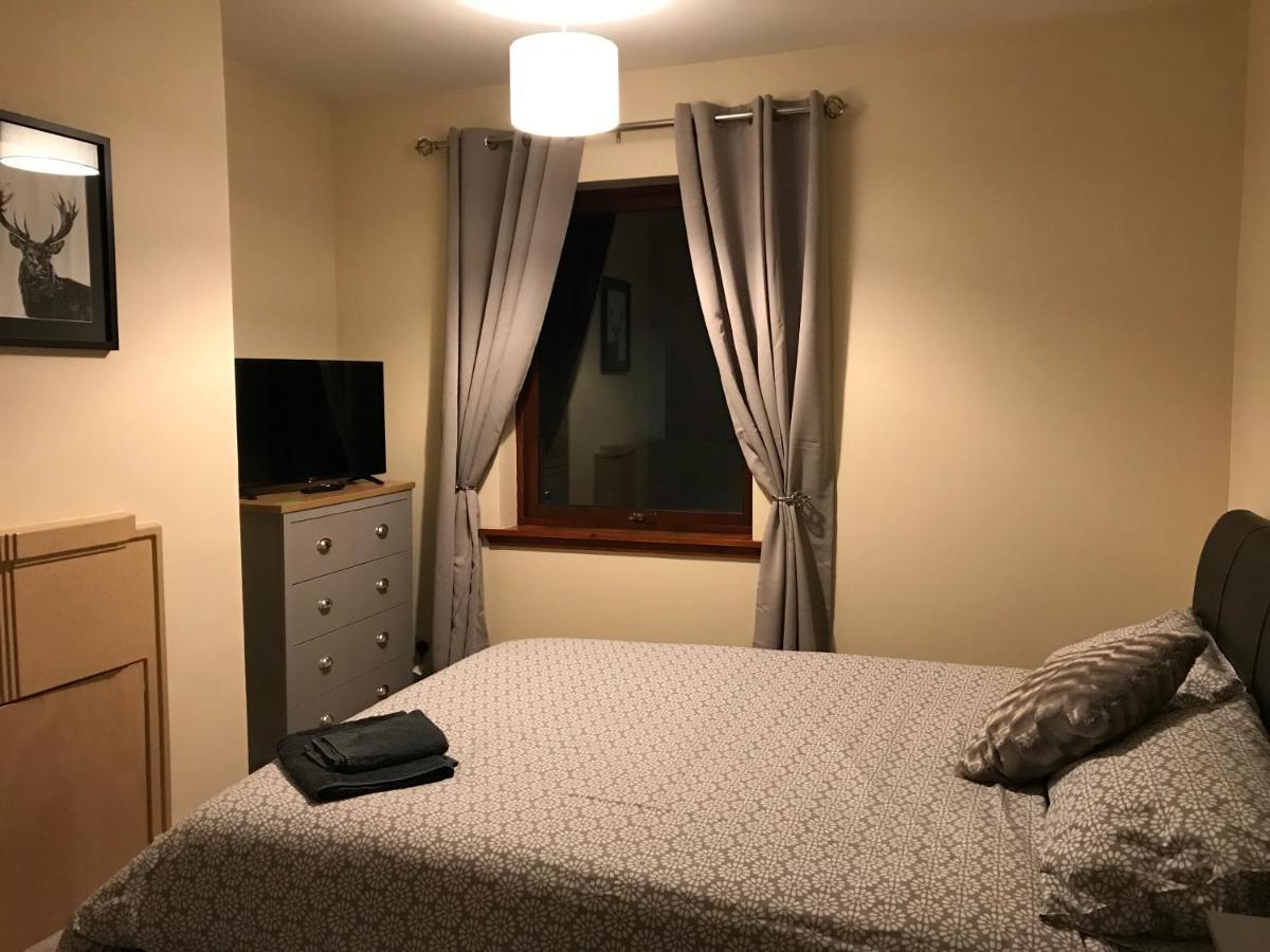 No 5 Newly Refurbished 4 Bedroom House Cononbridge Exterior foto
